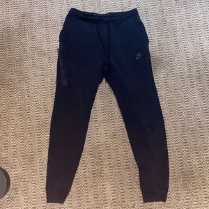 NIKE TECH FLEECE JOGGERS.